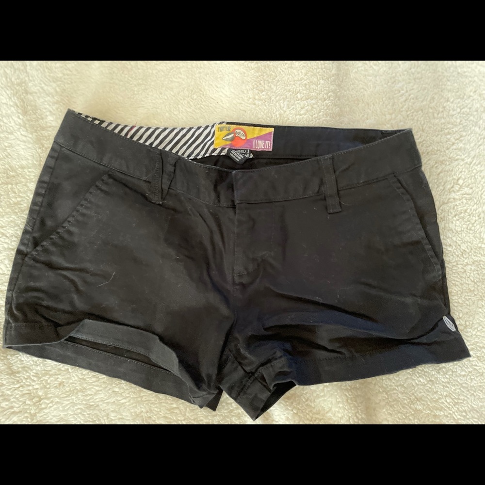 Shorts - Picture 1 of 2